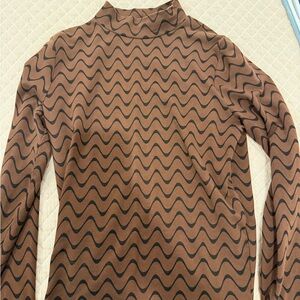 Women's Brown Wave-Print Long Sleeve Top Hollister size small